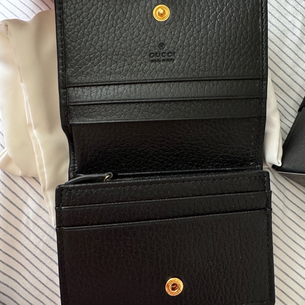 Gucci Black Pebbled Leather Wallet with Gold Double G - Picture 3 of 9